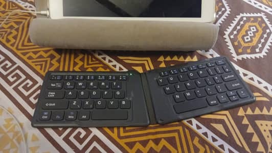 Perix Bluetooth Keyboard foldable and very light Imported