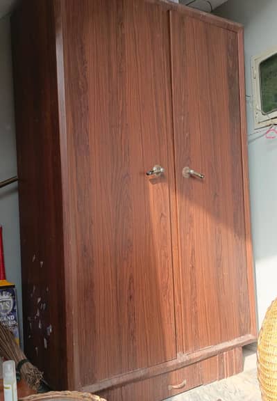 Almari Metal Wardrob