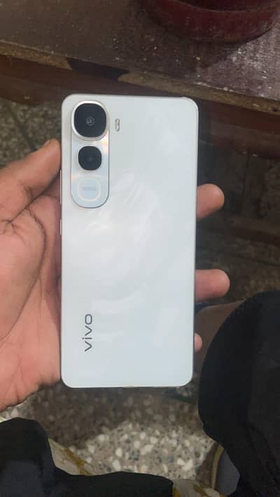 vivo y400
