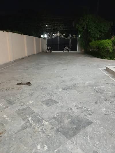 44 Marla Double Storey House On Service Road For Sale With Gas