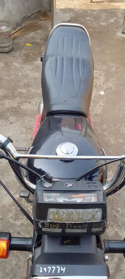 hsjdhdvggdgggggeegge