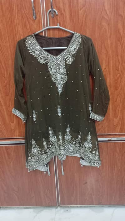 mehdi color with silver contrast