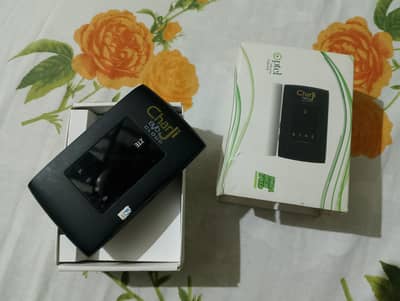 PTCL Chargii Wifi device with box and cahrger