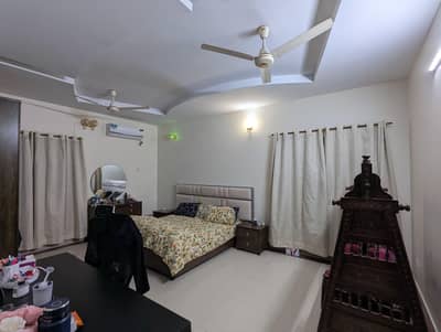 independence house 2bed lounge with roof