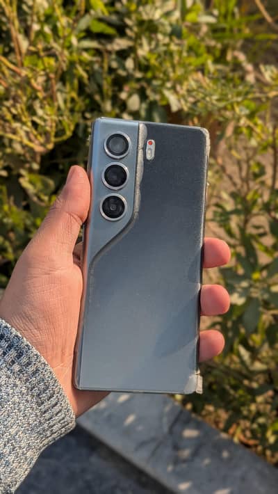 Tecno camon 40 pro 16/256