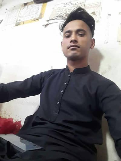 mughe job ki boht sakht zaroorat he