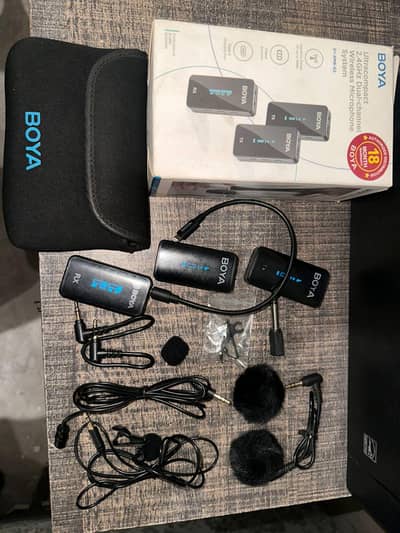 Boya ultracompact 2،4 Ghz dual channal wireless microphone system