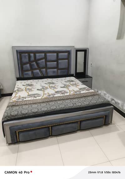 bed set side tables dressing table with spring mattress