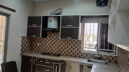 1kanal upper for rent in Valencia town 3bed room gass available car porch tile floor