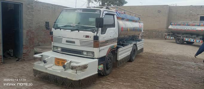 Mazda 3500 cut cabin