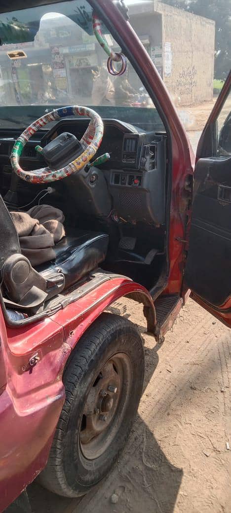 گاڑی سیل کے لیے دستیاب ہے 8