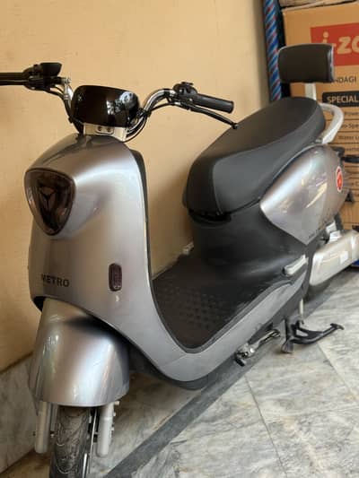 Metro M9 Electric Bike – Without Batteries – Excellent Condition