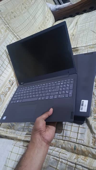 Lenovo V15 i5 8th 8gb 256gb lenovo Hp , Dell , Toshiba , Microsoft