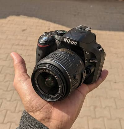 Nikon D5200 with kit lens 18/55