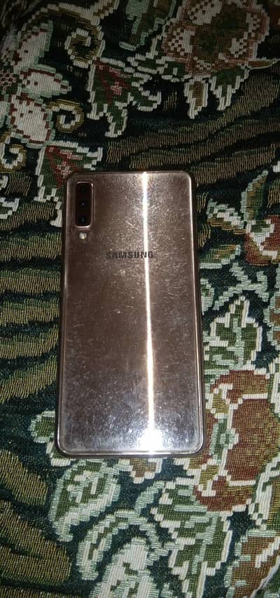 Sumsung Glaxy A7  4   128