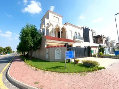 CORNER HOUSE SPANISH DESIGN MAIN BOULEVARD 10 MARLA HOUSE AVAILABLE FOR SALE IN BAHRIA ORCHARD