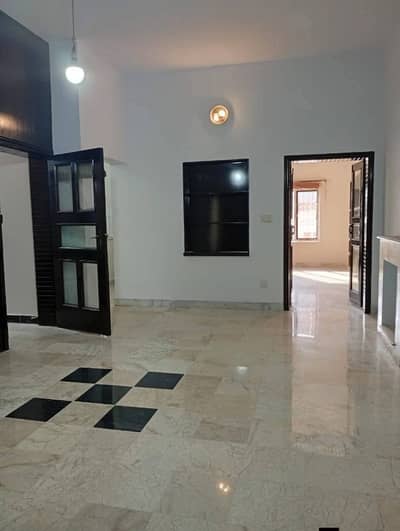 G/11 12 Marla 3 Bed Portion Available For Rent