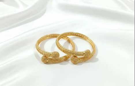 whomen hand bracelets