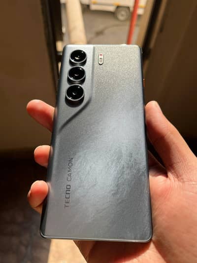 TECNO CAMON 40 PRO