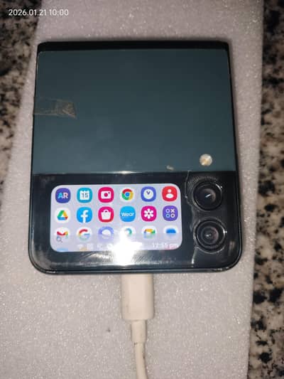 Samsung Z flip 3 Non PTA 3 month Sim time Lcd Damaged ony
