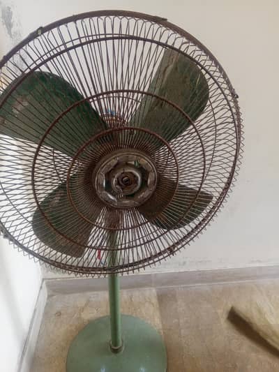 pedestal fan