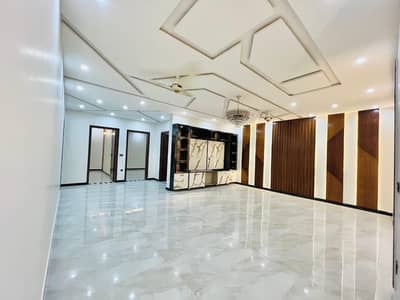 Lux Luxury House Brand-New, Stylish New Look Rhyme Location In Society Near Main Road Masjed Parekh