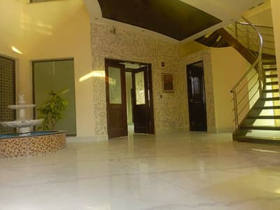1 Kanal Double Unit 5 Bedroom House For Rent