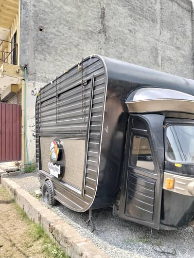 Tez Raftar Loader converted into Food Cart