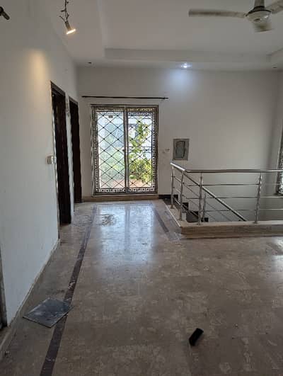 Lower Portion Lock Gas Available