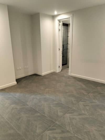 Penthouse On Market In Gulberg For Rent