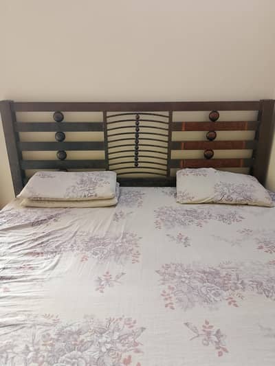 Solid iron double bad - Queen bad without mattress.