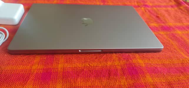 Macbook Pro 16 inches - M1 Pro - 1TB - 16GB