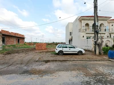 14 MARLA PLOT FOR SALE IDEAL LOCATION