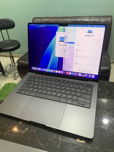 Macbook Pro 2023 M3 Pro 18/512 14'inch - Apple laptop