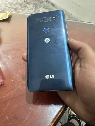 Lg V30