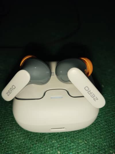 wave pro z buds zero lifestyle