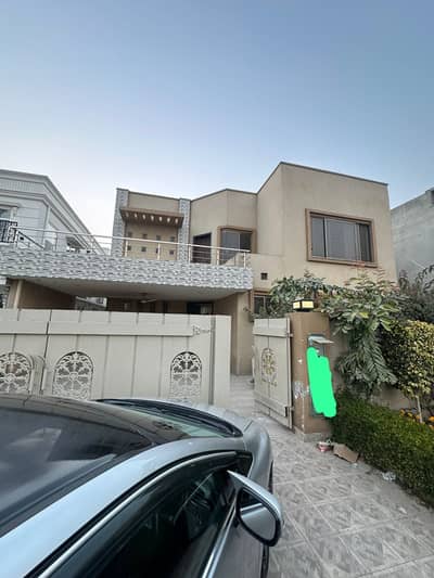 1 Kanal Like Brand New House For Sale Very Hot Location