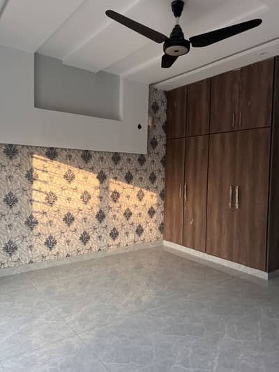 10 Marla Lower Portion Available For Rent