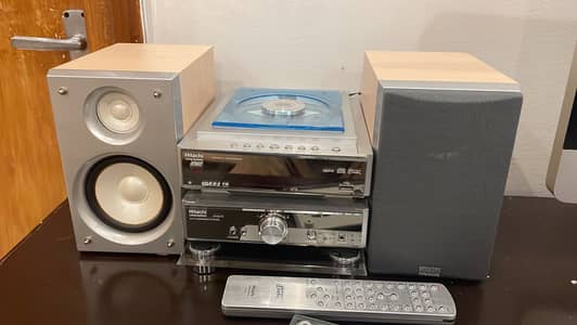 Hitachi CD/ USB Amplifier