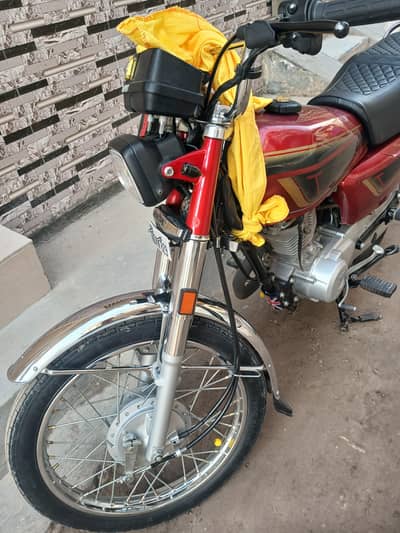 a. o. a CG 125 good condtion barnd new condtion urgent sale