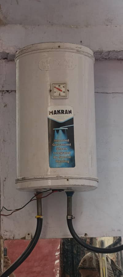 bilkul shi ha   l8 issue ha  isliya sale