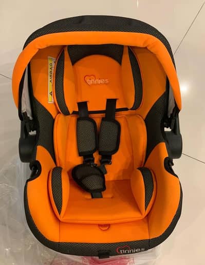 branded Tinnies baby Cot and Car seat 2 in 1
