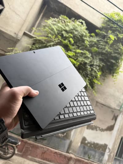 Microsoft surface pro 7 plus(i5/11th)8/256ssd)2. in. 1 4k tuch 13.5’’ di