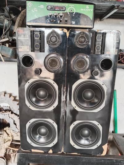 JBL 300 what amplifier