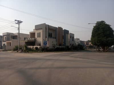 10 MARLA PLOT AVAILABLE FOR SALE