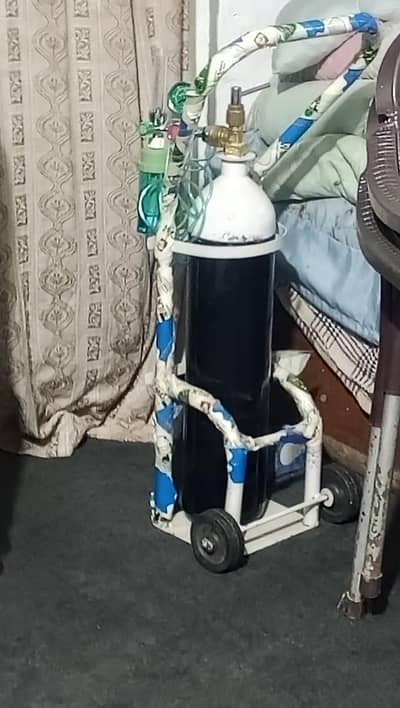 oxygen cylinder