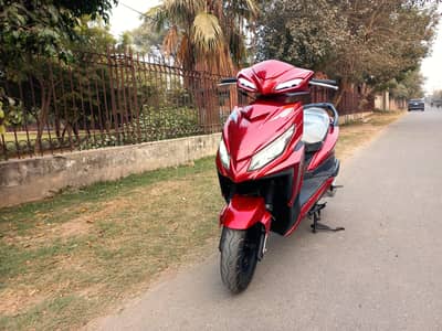 OW motors Scooty 2021 model  100 CC petrol 5500 km driven only
