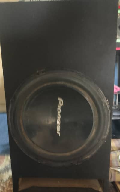 12 inch woofer and 4 channel amplifier