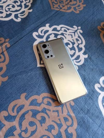 One plus 9 pro 5g  12/256