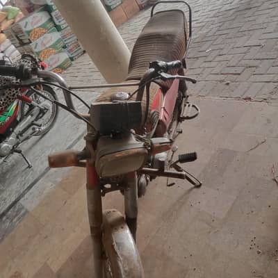 Crown 70cc (Fixed Deposit) - Good Condition - Urgent Sale